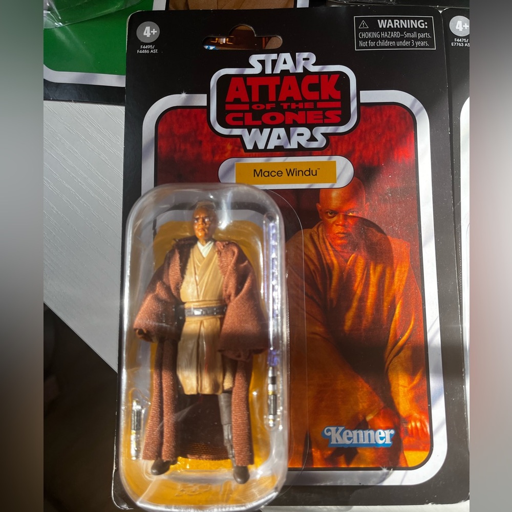 Star Wars Attack of the Clones Mace Windu Action Figure - Brown/Tan Robes